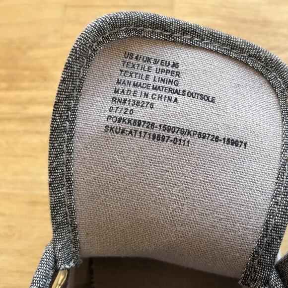 Fabkids Casual School Shoes Easy closure Multi Strap Sneaker Grey size US 4 - Picture 3 of 12